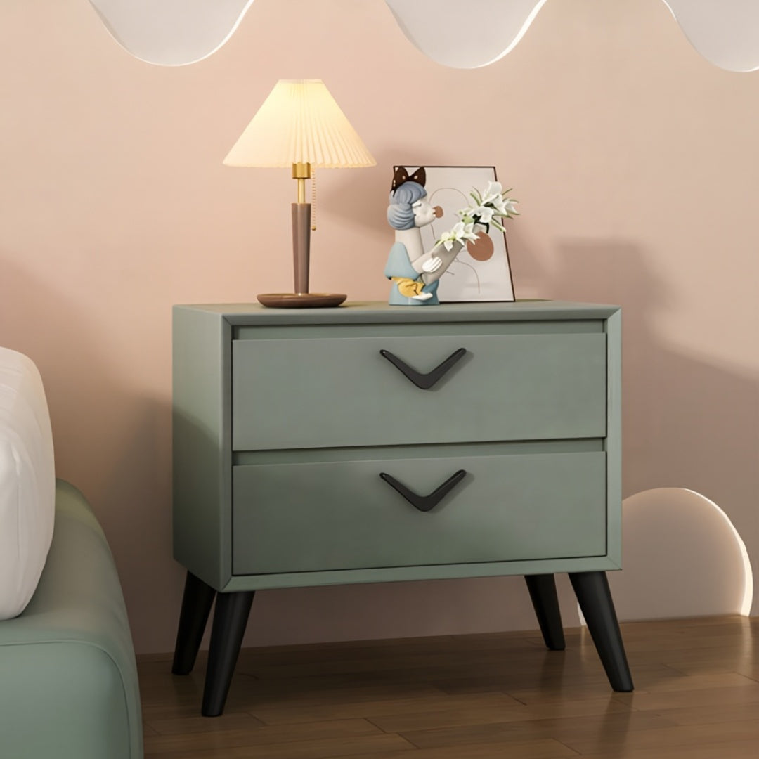 Elegant Oak Solid Wood Bedside Table with Drawer